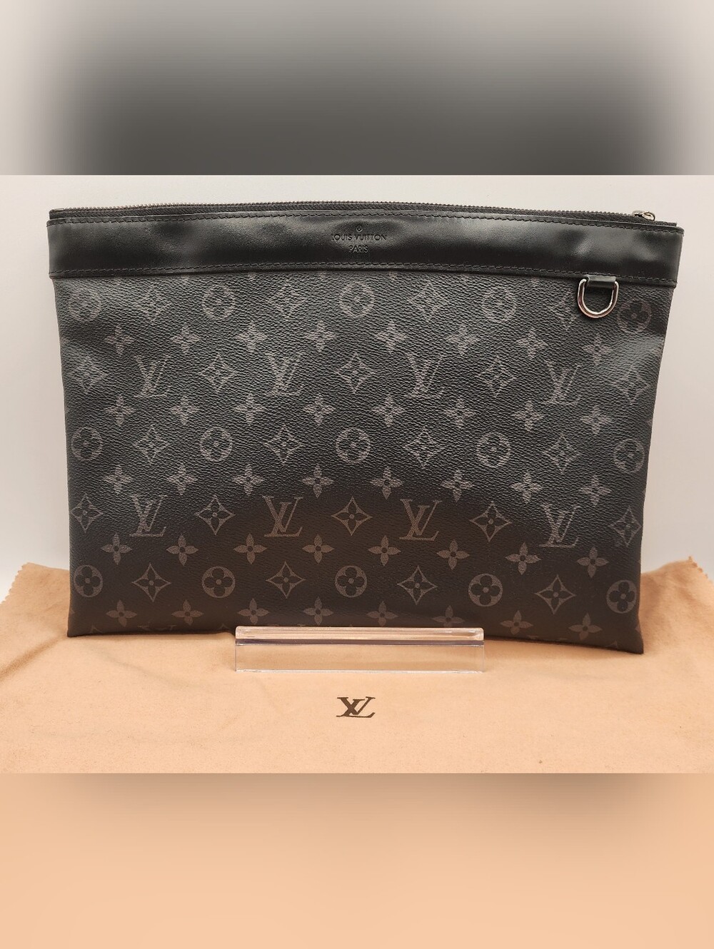 Louis Vuitton Monogram Eclipse Discovery Pochette GM